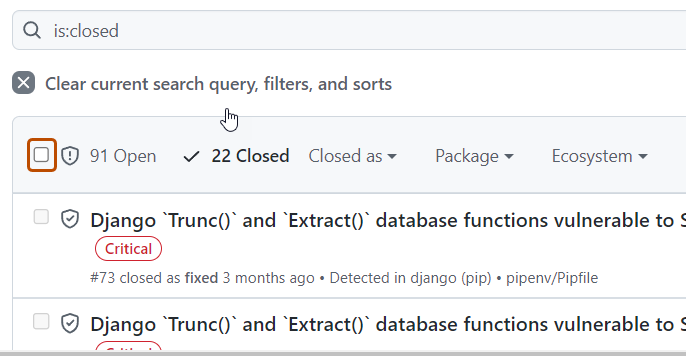 Captura de pantalla de las alertas en la pestaña "Cerrado". La casilla "Seleccionar todo" está resaltada con un contorno naranja oscuro.